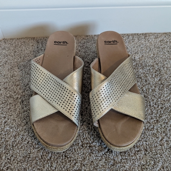 Earth Modena Marigold Gold Leather Platform Sandals sz 11 - Picture 2 of 7